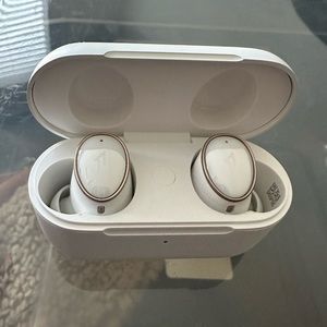 1MORE Evo Earbuds with noise cancellation